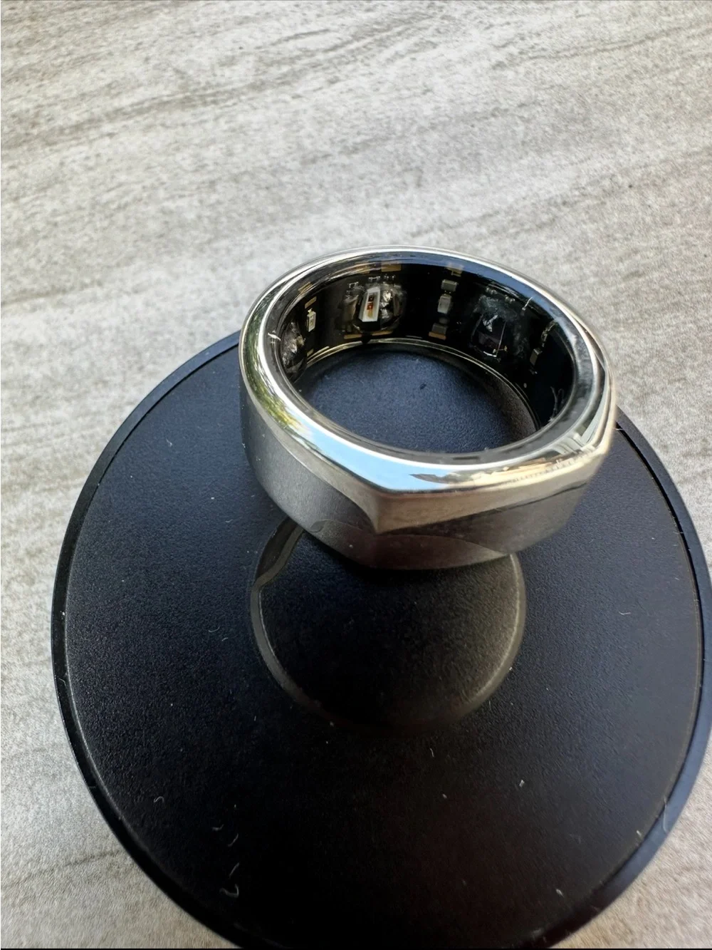 Oura Heritage size 7 Ring w/ charger